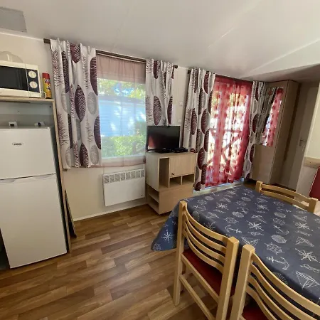 Mobile Confort A 20m De La Plage Avec Parking - 4 Pers., Camping Cadoret, - Fr-1-709-53 * Fouras